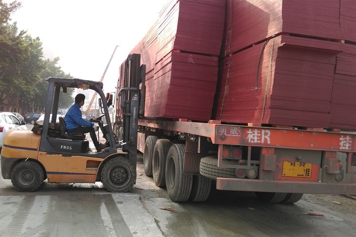 武汉新洲叉车出租｜阳逻港 集装箱装卸 重型叉车租赁